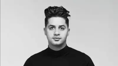 مصطفى عنبة يثير القلق بصورة من المستشفى: 