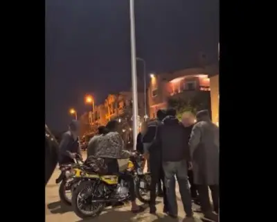 ضبط قائدي دراجتين ناريتين لأداء حركات استعراضية بالتجمع الخامس بالقاهرة