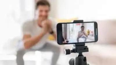 حكم الطلاق عبر وسائل التواصل الاجتماعي.. أمين الفتوى يوضح التفاصيل الدقيقة