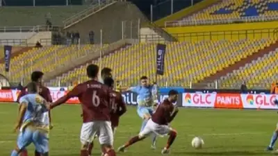 ناصر عباس: حكم الفار يتحمل مسؤولية كبيرة في المباريات ويؤكد على أهمية عرض جميع الزوايا