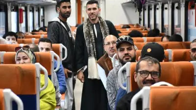 إقبال جماهيري كبير على قطار النزهة لقضاء شم النسيم في الإسكندرية