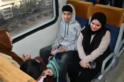 إقبال جماهيري كبير على قطار النزهة لقضاء شم النسيم بالإسكندرية