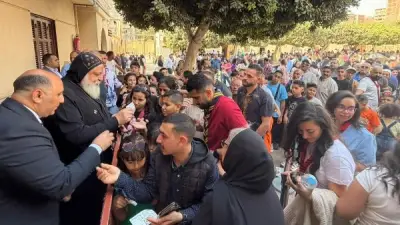 الأنبا ميخائيل يستقبل وفوداً رسمية وشعبية للتهنئة بعيد القيامة في المطرانية