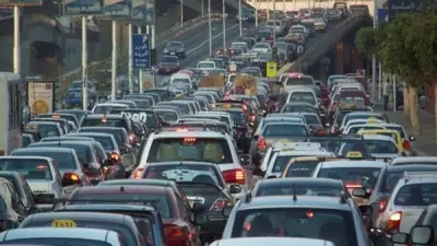 كثافات مرورية متحركة تشهدها محاور القاهرة الكبرى خلال ساعات الذروة الصباحية
