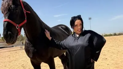 شيماء سيف تخطف الأنظار بجلسة تصوير رياضية مع حصان وتفاعل واسع على إنستجرام