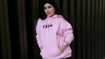 بوسي تخطف الأنظار بإطلالة كاجوال جذابة عبر إنستجرام