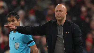 ليفربول يخسر أمام باريس سان جيرمان في دوري الأبطال وسط ارتباك في خيارات سلوت