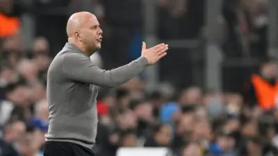 مستقبل آرني سلوت مع ليفربول يثير الجدل بعد الخروج من دوري الأبطال