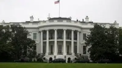 البيت الأبيض يرفض تحديد موعد انتهاء الحصار البحري الأمريكي على مضيق هرمز