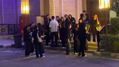 وصول جثمان والد الإعلامية دينا رامز لمسجد الشرطة لأداء صلاة الجنازة