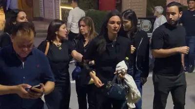 الحزن يخيم على دينا رامز في جنازة والدها بمسجد الشرطة بالشيخ زايد