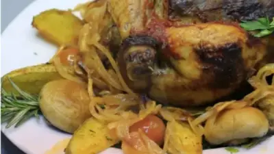 وصفة سهلة ولذيذة: طريقة تحضير دجاج محشي بالفريك في المنزل