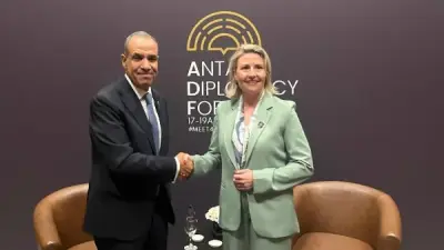 وزير الخارجية المصري يلتقي المديرة التنفيذية للمركز الدولي لتطوير سياسات الهجرة في أنطاليا