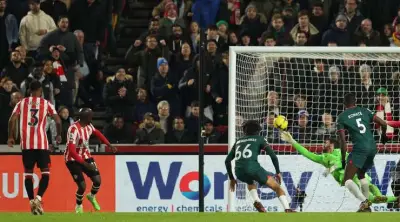 تعادل سلبي يحسم الشوط الأول بين برينتفورد وفولهام في الدوري الإنجليزي