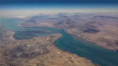 مسؤول استخباراتي: مضيق هرمز مغلق بالكامل تحت سيطرة الحرس الثوري الإيراني