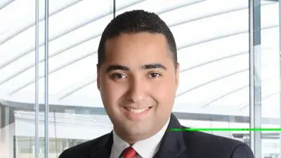 خبير دولي يحذر: صراع واشنطن وطهران في مضيق هرمز ينسف القانون الدولي ويهدد العالم