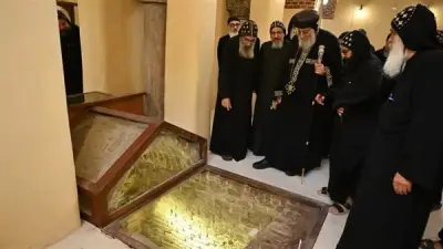 البابا تواضروس يزور دير أبومقار ويشرح مكتسبات القيامة للرهبان