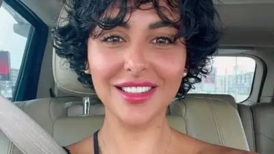 ميس حمدان تسرق الأضواء من داخل سيارتها عبر إنستجرام بصور كاجول جذابة