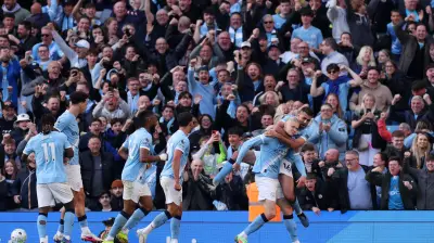 جوارديولا يرفض الاستسلام: مانشستر سيتي يتحدى أرسنال ويعيد السباق