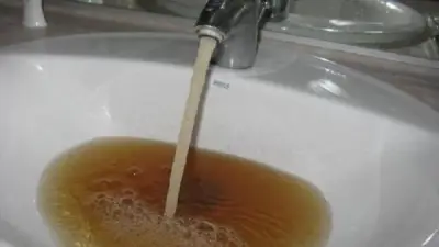 القابضة لمياه الشرب تتحرك بعد شكاوى تلوث المياه في المعتمدية