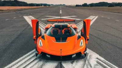 كوينيجسيج جيسكو Attack: سيارة خارقة تتفوق في التسارع والأداء