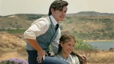 أول صور رسمية من الجزء الثالث لفيلم Enola Holmes تثير حماس الجمهور