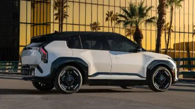 كيا تقدم EV3 بقوة 265 حصانًا ومدى 572 كيلومترًا