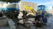 كسر خط مياه رئيسي بقطر 10 بوصات بحي شرق كفر الشيخ.. صور