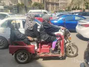 سيدة مصرية بـ100 رجل تقتحم عالم الدراجات البخارية وتتحدى الصعاب