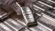 أسعار الفضة تشهد تراجعاً محلياً وعالمياً اليوم الاثنين 20 أبريل 2026