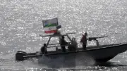 إيران تبرر تأخر ردها على الاعتداء الأمريكي بسبب وجود عائلات الطاقم في بحر عمان