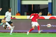 يوسف بلعمري ينهي موسمه مع الأهلي عاجلاً بسبب الإصابة