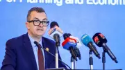 وزير التخطيط يؤكد: الحكومة تعمل على تنويع سلاسل التوريد وتعزيز الاستثمارات العالمية
