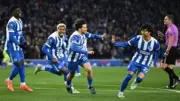 برايتون يهزم تشيلسي بثلاثية ويُعقّد سباق التأهل الأوروبي في البريميرليج