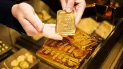 تذبذب حاد في أسعار الذهب عالمياً بسبب تصاعد أزمة مضيق هرمز وتوترات أمريكية إيرانية