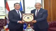 محافظ السويس يبحث مع السفير الفرنسي سبل تعزيز الاستثمار والتعاون المشترك