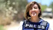 استشهاد الصحفية آمال خليل بقصف إسرائيلي في جنوب لبنان أثناء تغطيتها الميدانية