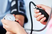 طرق طبيعية لرفع ضغط الدم المنخفض فوراً في المنزل