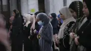 دار الإفتاء: الصلاة فريضة على الرجال والنساء دون تمييز