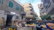 إصابة شخصين إثر سقوط أجزاء من عقار قديم بالعطارين في الإسكندرية