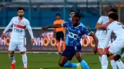 أحمد عاطف قطة لاعب بيراميدز يجري جراحة في الأنف بعد إصابة مباراة الزمالك