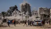 حماس تعيد التموضع في غزة وسط انشغال العالم بإيران ونقاشات حول نزع سلاحها
