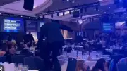 خبير: حادث عشاء مراسلي البيت الأبيض يعكس تصاعد الغضب الداخلي وتراجع شعبية ترامب
