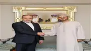 وزير خارجية عمان يبحث مع نظيره الإيراني حرية الملاحة بمضيق هرمز