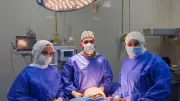 جراحة دقيقة لإعادة بناء الوجه والجمجمة لمصاب في حادث بمستشفى شربين