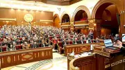 رئيس الشيوخ يفتتح الجلسة بتحية عمال مصر ويشيد بجهودهم التنموية