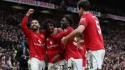 مانشستر يونايتد يهزم برينتفورد بثنائية في الدوري الإنجليزي