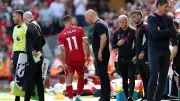 هاني أبو ريدة يطمئن على صحة محمد صلاح قبل المونديال
