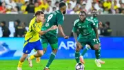 قمة الحسم في الدوري السعودي: النصر على بعد خطوة من اللقب والأهلي يشعل الصراع