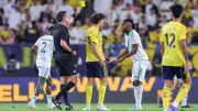 فيديو: حارس النصر يتسبب في إصابة مروعة لجالينو في الكلاسيكو